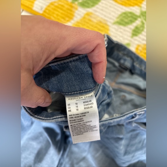 American eagle Women's size 10 dream Blue Distressed Jeans - Picture 10 of 13